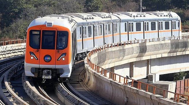 Bhopal Metro Update: अब रविवार और छुट्टियों के दिन 1 घंटे ज्यादा चलेगी भोपाल मेट्रो, हर 15 मिनट में मिलेगी सेवा; डिजिटल टिकटिंग पर भारी छूट का लाभ img 20260806 wa0007
