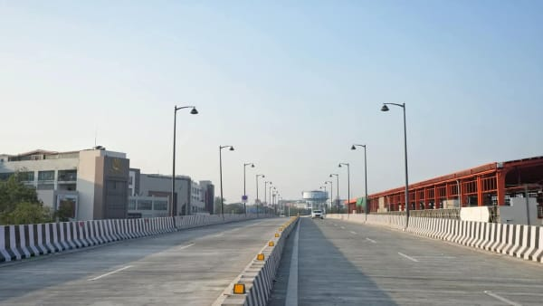 भोपाल का 154 करोड़ का 'अजूबा': 18 महीने में ही उधड़ गया डॉ. आंबेडकर फ्लाईओवर, पहली ही बारिश ने खोल दी दावों की पोल! image